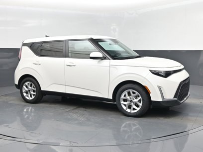 Used 2024 Kia Soul LX w/ Option Group 015