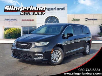 New 2025 Chrysler Pacifica Select