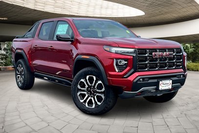 New 2025 GMC Canyon AT4 w/ Nightfall Edition