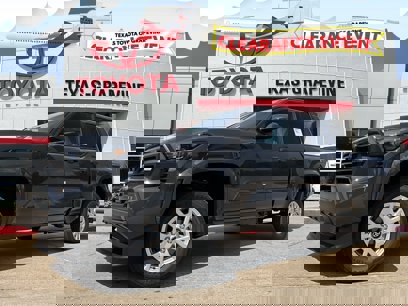 New 2025 Toyota Tacoma SR5