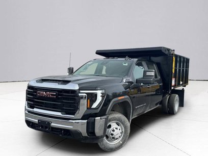 New 2025 GMC Sierra 3500 Pro w/ Convenience Package