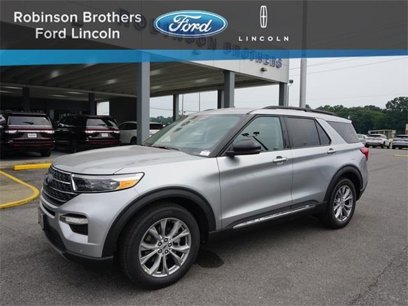 New 2024 Ford Explorer XLT w/ Equipment Group 202A