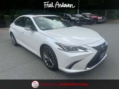 Used 2024 Lexus ES 300h w/ Luxury Package