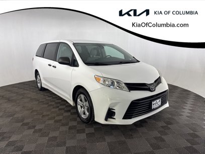 Used 2019 Toyota Sienna L w/ Carpet Mat Package