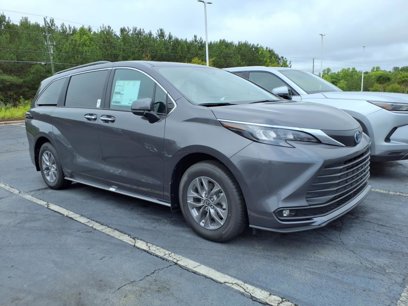 New 2025 Toyota Sienna XLE
