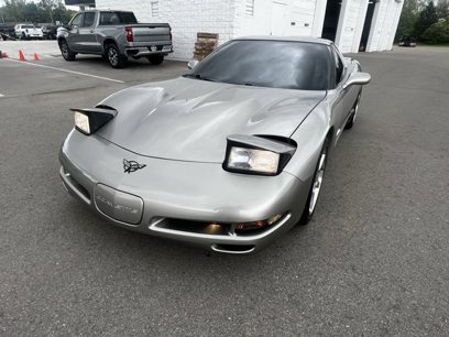 Used 2000 Chevrolet Corvette Coupe w/ Roof Pkg