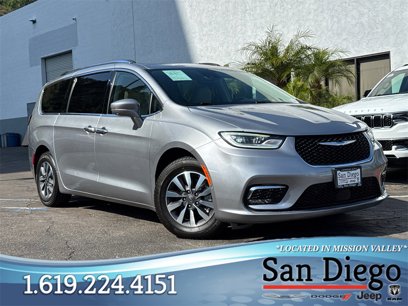 Certified 2021 Chrysler Pacifica Touring-L