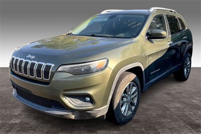 Used 2019 Jeep Cherokee Latitude w/ Popular Appearance Group