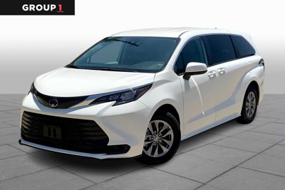 Used 2024 Toyota Sienna LE