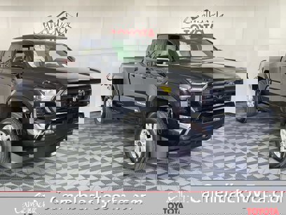New 2025 Toyota Tacoma SR5