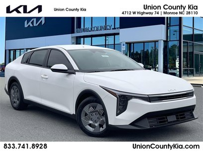 New 2025 Kia K4 LX