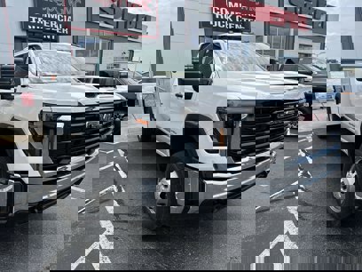 New 2025 GMC Sierra 3500 Pro w/ Convenience Package