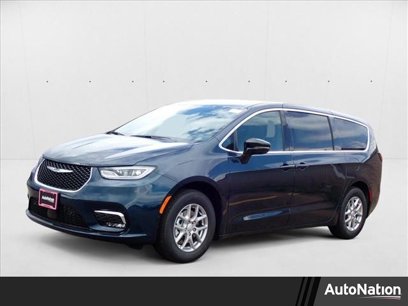 New 2025 Chrysler Pacifica Select