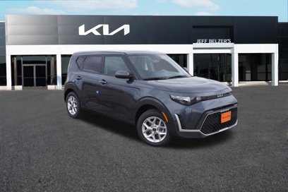 New 2025 Kia Soul LX