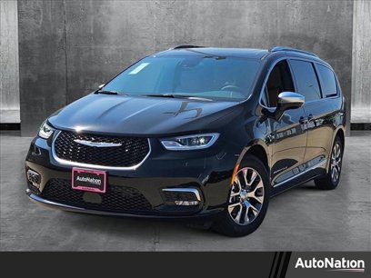 New 2025 Chrysler Pacifica Pinnacle