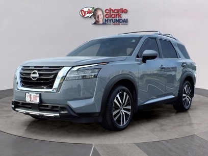 Used 2024 Nissan Pathfinder Platinum