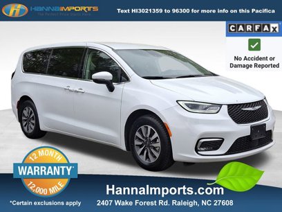 Used 2023 Chrysler Pacifica Touring-L