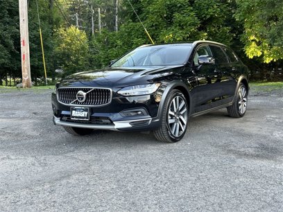 Used 2025 Volvo V90 B6 Cross Country Ultra w/ Climate Package