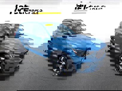 Used 2024 Volvo XC40 B5 Core
