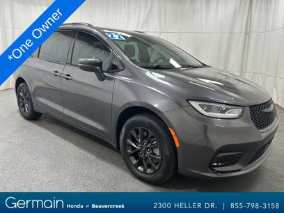 Used 2022 Chrysler Pacifica Touring-L w/ S Appearance Package