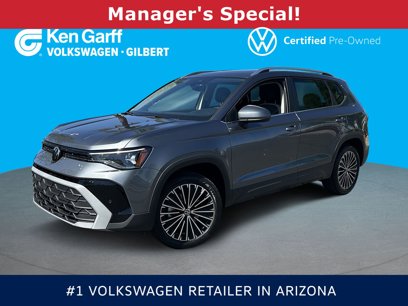 Used 2025 Volkswagen Taos SE w/ Panoramic Sunroof Package