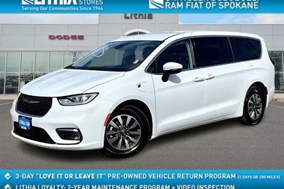 Used 2023 Chrysler Pacifica Touring-L