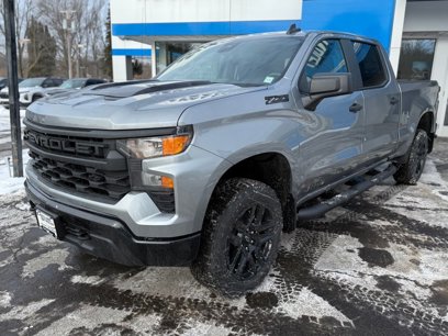 New 2025 Chevrolet Silverado 1500 Custom Trail Boss w/ Dark Appearance Package