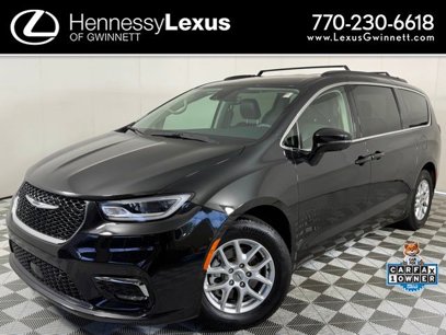 Used 2022 Chrysler Pacifica Touring-L w/ Uconnect Theater Family Group