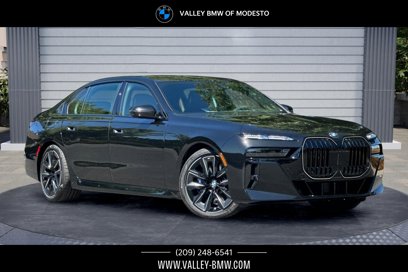 New 2025 BMW 760i xDrive w/ Executive Package