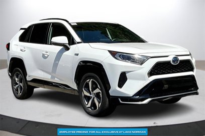Used 2021 Toyota RAV4 SE w/ Weather & Moonroof Package