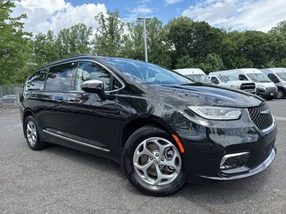 Used 2023 Chrysler Pacifica Limited