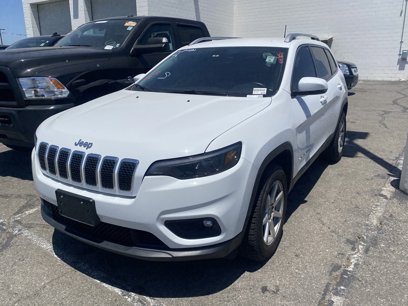Used 2019 Jeep Cherokee Latitude Plus w/ Comfort/Convenience Group