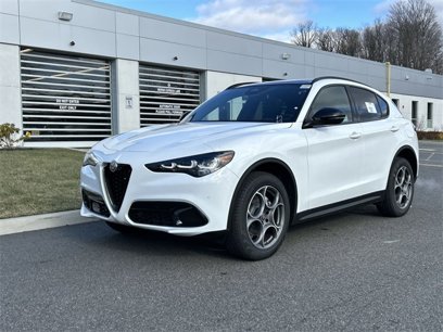 New 2025 Alfa Romeo Stelvio Sprint w/ Convenience Package