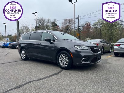 Used 2023 Chrysler Pacifica Touring-L