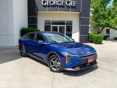 New 2025 Kia K4 LXS