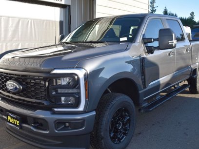 New 2025 Ford F250 4x4 Crew Cab Super Duty