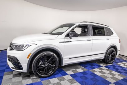 Used 2024 Volkswagen Tiguan SE R-Line