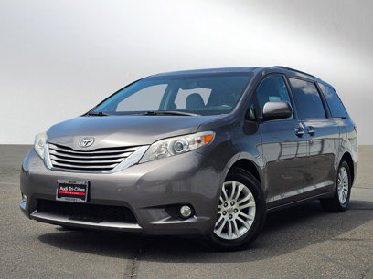 Used 2017 Toyota Sienna XLE w/ XLE Navigation Package
