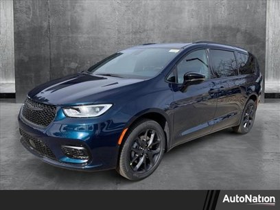 New 2025 Chrysler Pacifica Limited