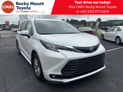New 2025 Toyota Sienna XLE