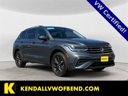 Used 2024 Volkswagen Tiguan SE w/ Panoramic Sunroof Package