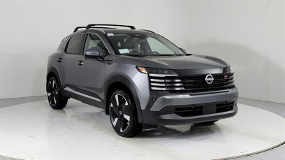 New 2025 Nissan Kicks SR w/ Illumination Package