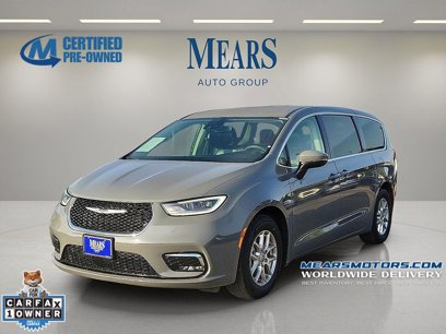 Used 2023 Chrysler Pacifica Touring-L