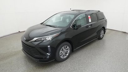 New 2025 Toyota Sienna LE