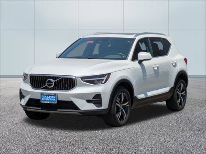 Used 2025 Volvo XC40 B5 Core
