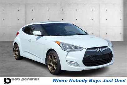 Used 2014 Hyundai Veloster w/ Style Package 02
