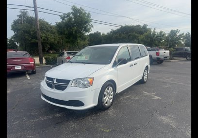 Used 2019 Dodge Grand Caravan SE w/ UConnect Hands-Free Group