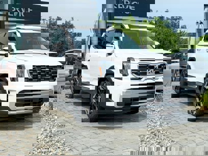 New 2025 Kia Telluride S