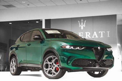 New 2025 Alfa Romeo Tonale w/ Premium Package