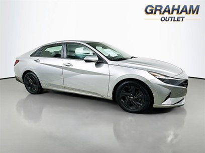 Used 2021 Hyundai Elantra SEL w/ Preferred Accessory Package